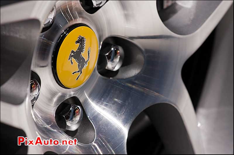 Emblème Ferrari mondial de l'automobile