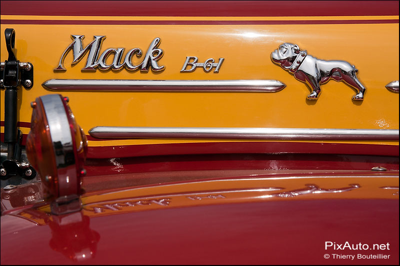 Ecusson camion Mack la Locomotion