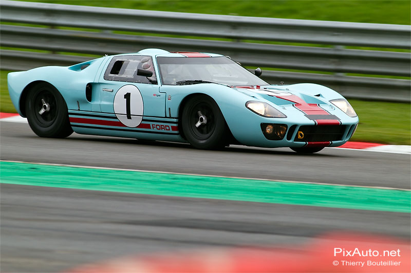 Ford GT 40.