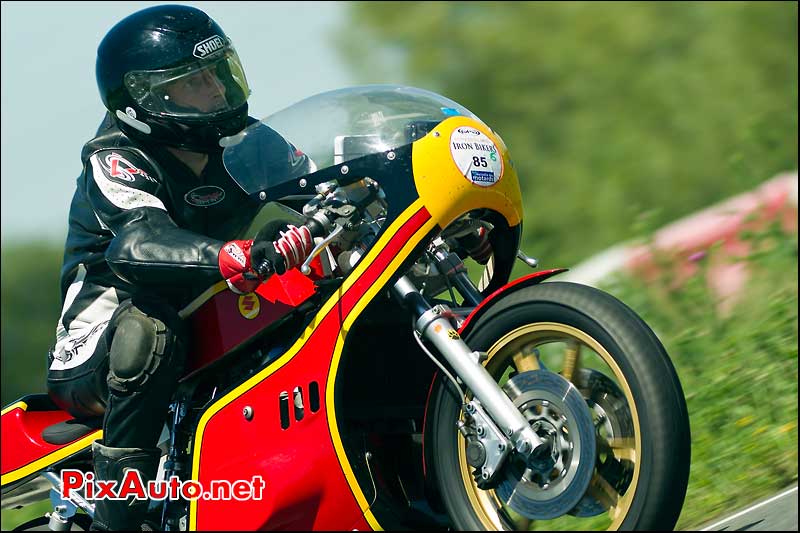 moto suzuki iron bikers circuit carole