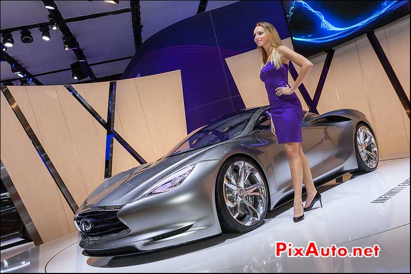 concept-car infiniti emerg-e et hotesse mondial automobile 2012