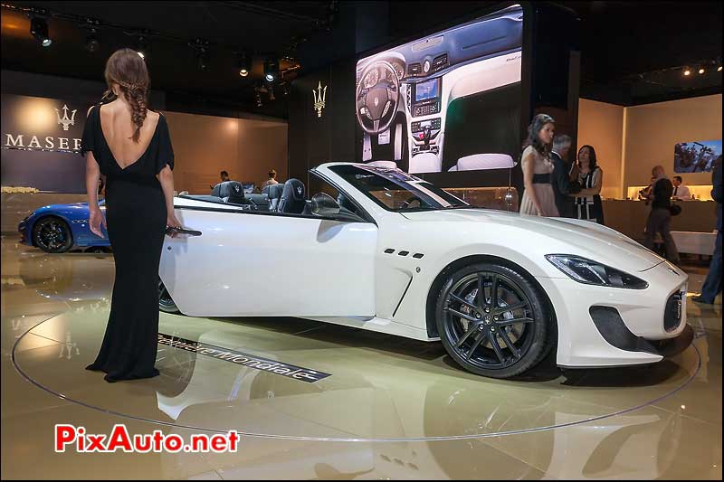 news Maserati Grancabrio MC et hotesse mondial automobile