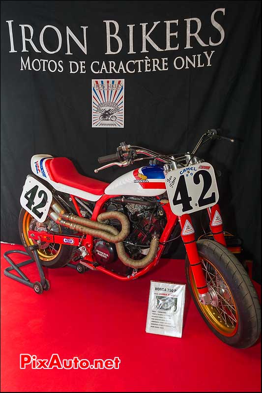 honda RS750 scrambler sur le stand Iron Bikers Salon Moto Legende