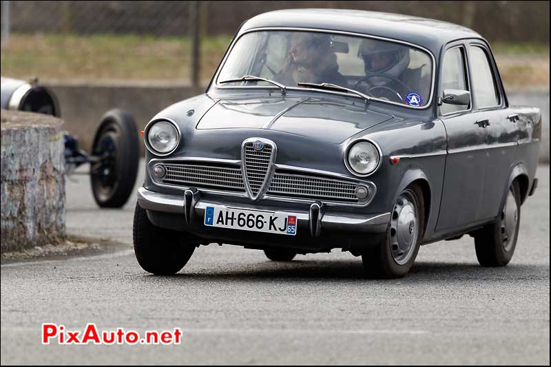 Alfa-Romeo Giulietta TI, coupes de printemps Montlhery