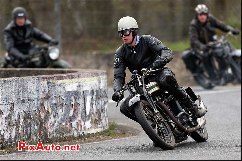 moto Triumph au deux ponts vintage revival montlhery