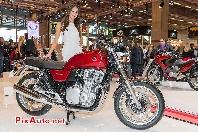 Honda CB1100EX et hotesse, salon-de-la-moto Paris
