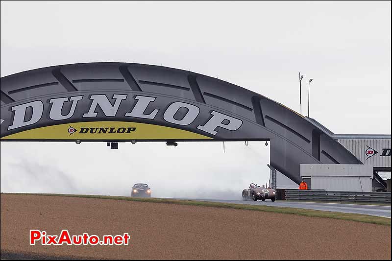Jaguar Type-C passerelle Dunlop, Plateau 2 Le Mans Classic