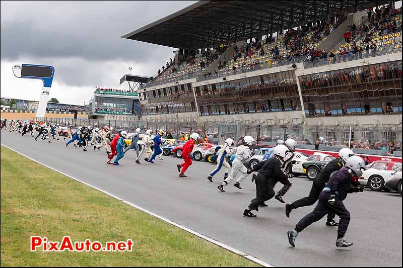 Depart type le Mans au Mans Classic