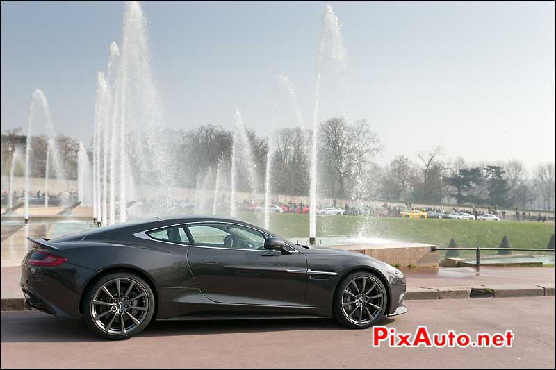 Aston Martin Vanquish, Fontaines du Trocadero, 21e Rallye-de-Paris