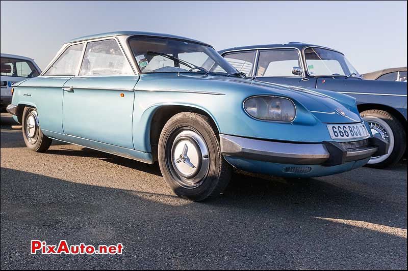 Parking collection Salon Automedon, Panhard 24-BT Coupe