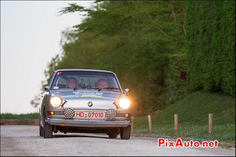BMW 700S, Chateau de Vaux Le Vicomte, Tour-Auto-Optic-2000