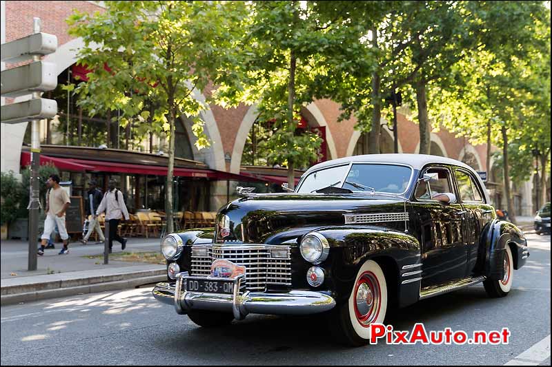 Cadillac Serie 62 1941, Traversee de Paris estivale