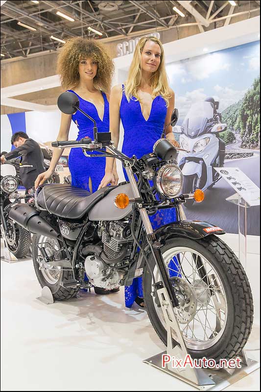 Salon-de-la-Moto, Hotesses Suzuki Vanvan 200
