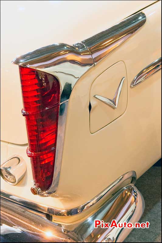 Exposition Vacation Artcurial Motorcars, Chrysler Windsor Deluxe Feux Ar