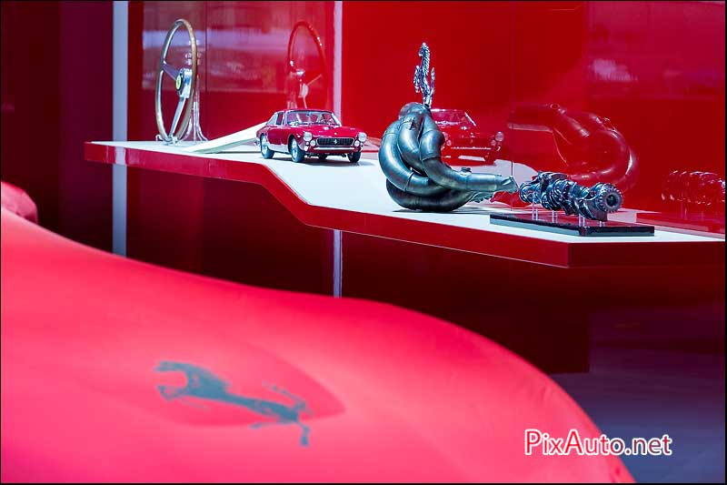 Salon-auto-geneve, Vitrine Chez Ferrari