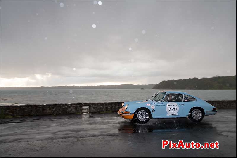 Tour-Auto-Optic-2000, Porsche 911 #220, a Port La Duc