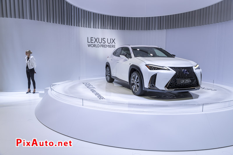 Salon-de-Geneve, New Lexus Ux