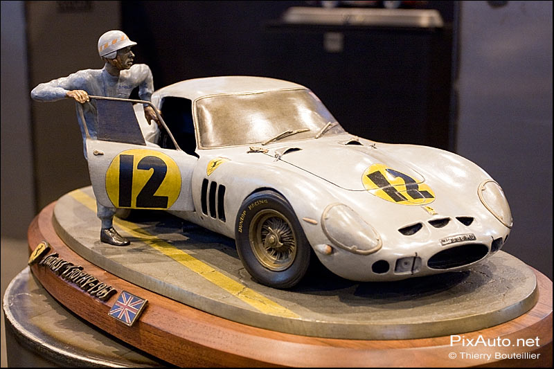 Sculpture Ferrari 250 GTO.