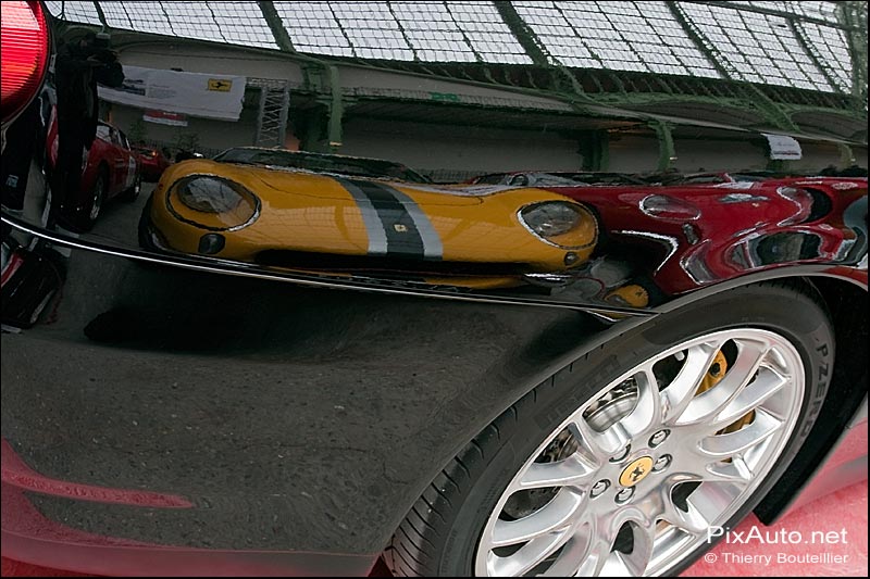 Reflet Ferrari 275.