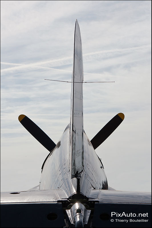 Avion Corsair la Locomotion