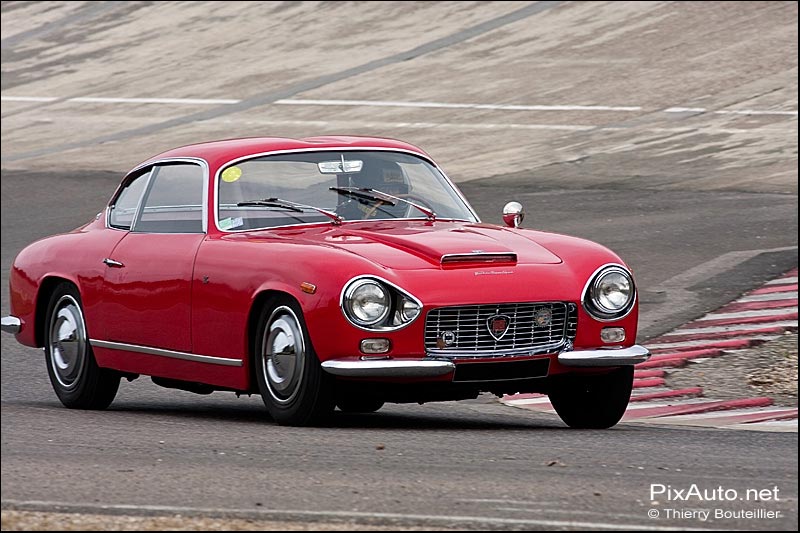 Lancia Flaminia sur l'ovale de Linas-Montlhery