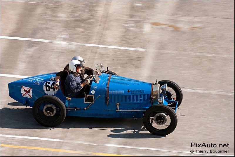 Bugatti type 37 sur l'anneau de linas-montlhery