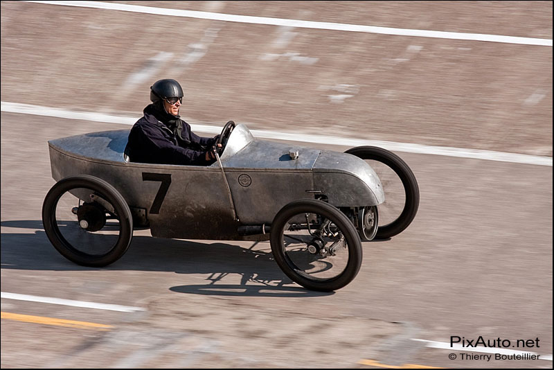 Cyclecar sur l'anneau de linas-montlhery