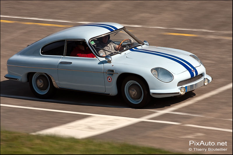 DB Panhard sur l'anneau de linas-montlhery