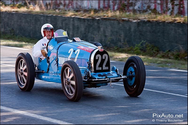 Bugatti 35 sur le circuit de Geux