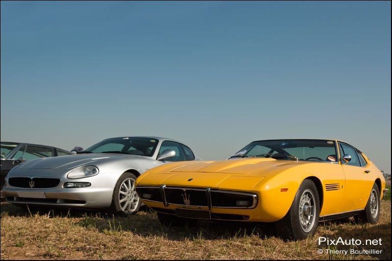 Le parking regorge aussi de merveilles, comme cette Maserati Ghibli.