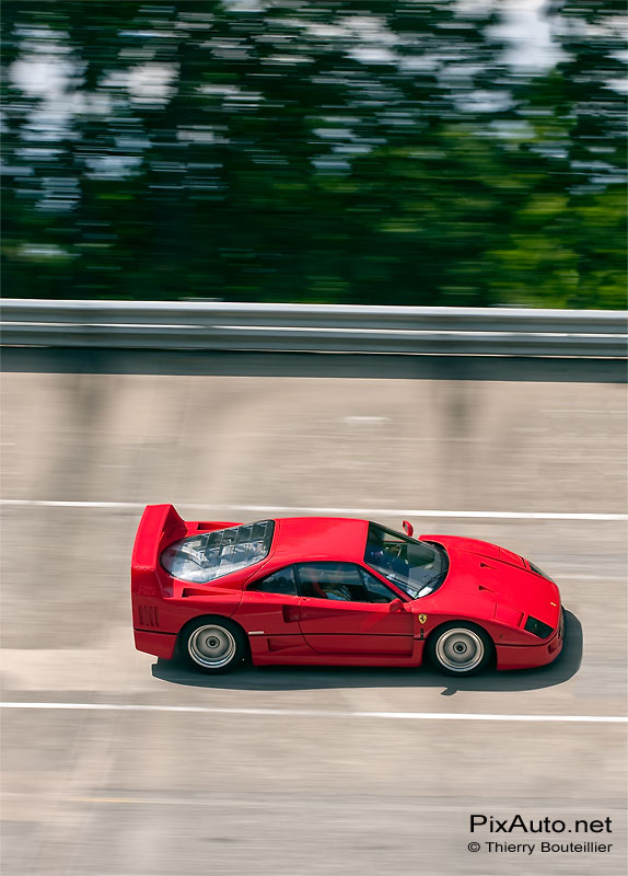 Ferrari F40 sur l'anneau de linas montlhery