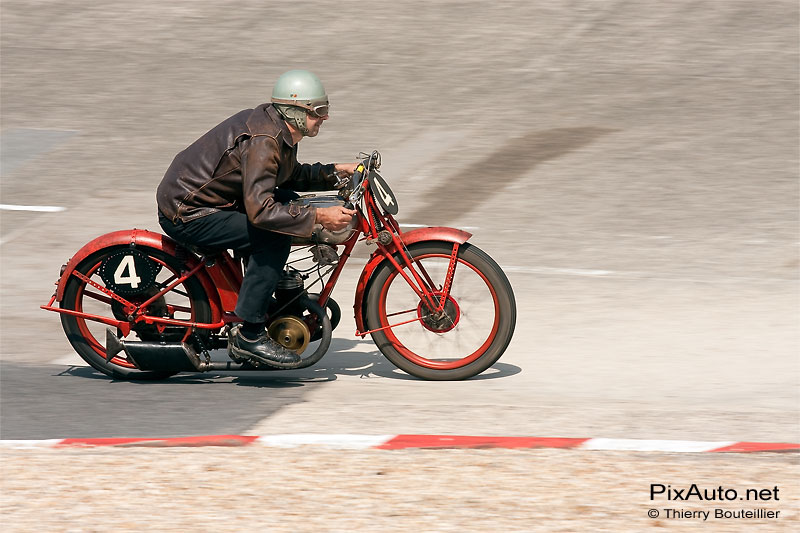 Motocyclette d'epoque autodrome heritage festival montlhery