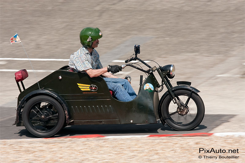 Tricycle Poirier sur l'anneau de linas montlhery