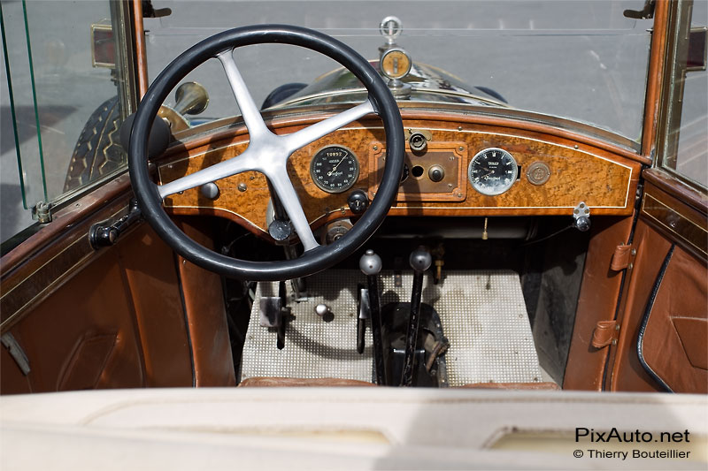 Peugeot 172 BC sur le circuit de gueux