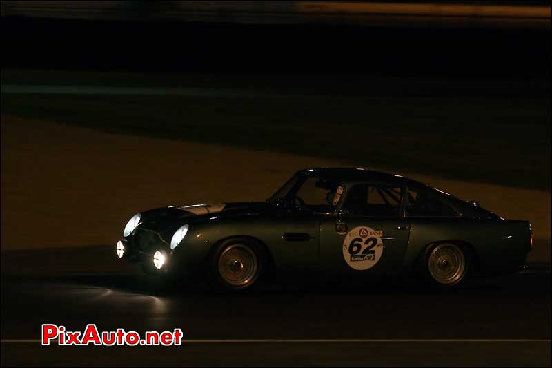 Aston Martin DB4 de nuit le mans classic