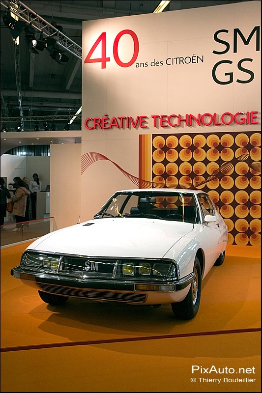 Citroën SM salon retromobile