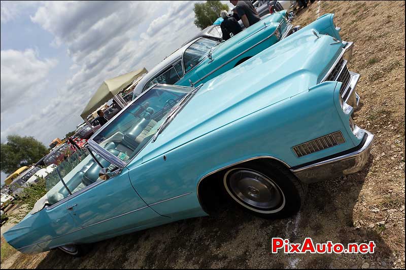 cabriolet cadillac deville la locomotion en fete