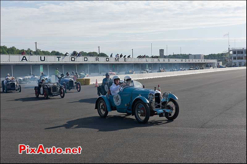 depart du plateau a du vintage revival 2011.