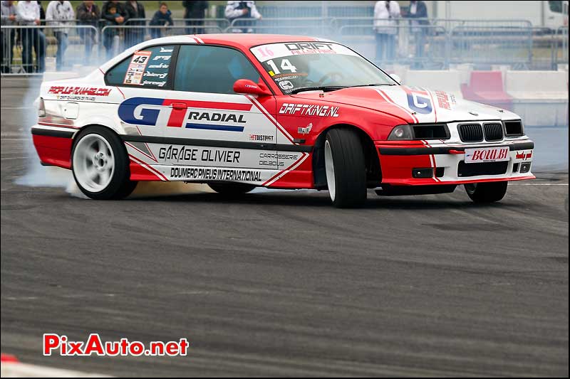 drift bmw serie 3 à moteur v8 autoworks