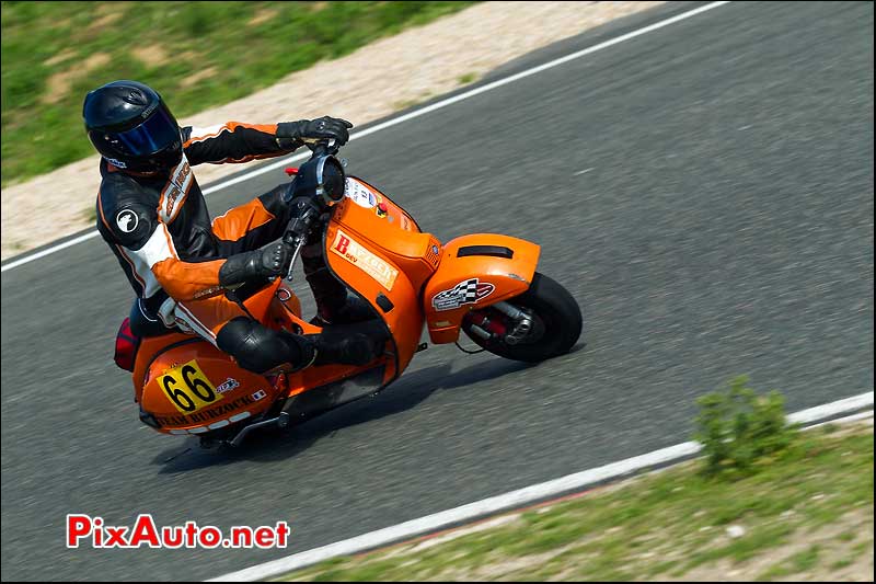 scooter piaggio iron bikers circuit carole