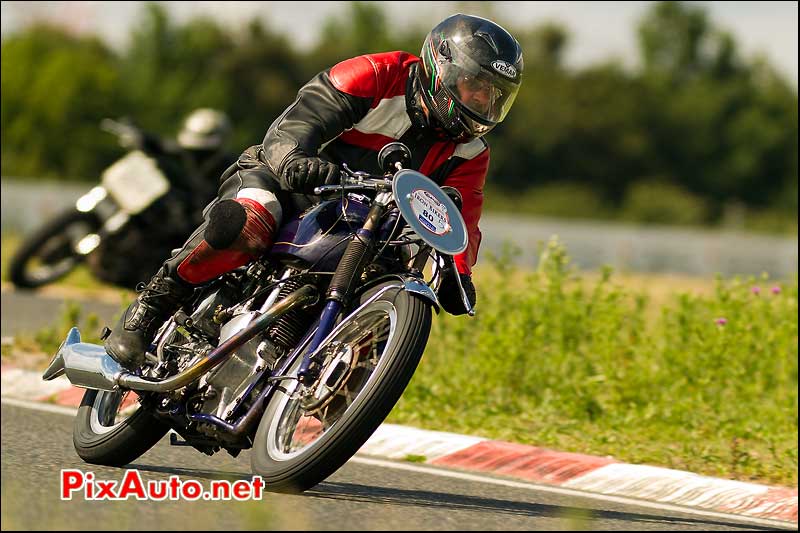 moto de caractere velocette circuit carole