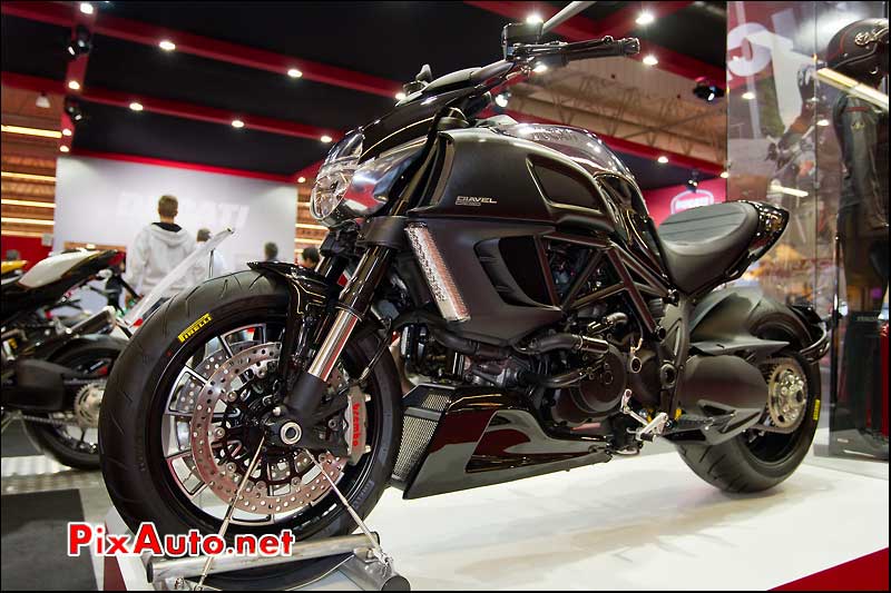 salon de la moto 2011 ducati diavel cromo