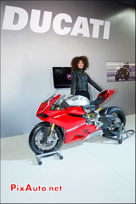 salon de la moto paris hotesse stand ducati