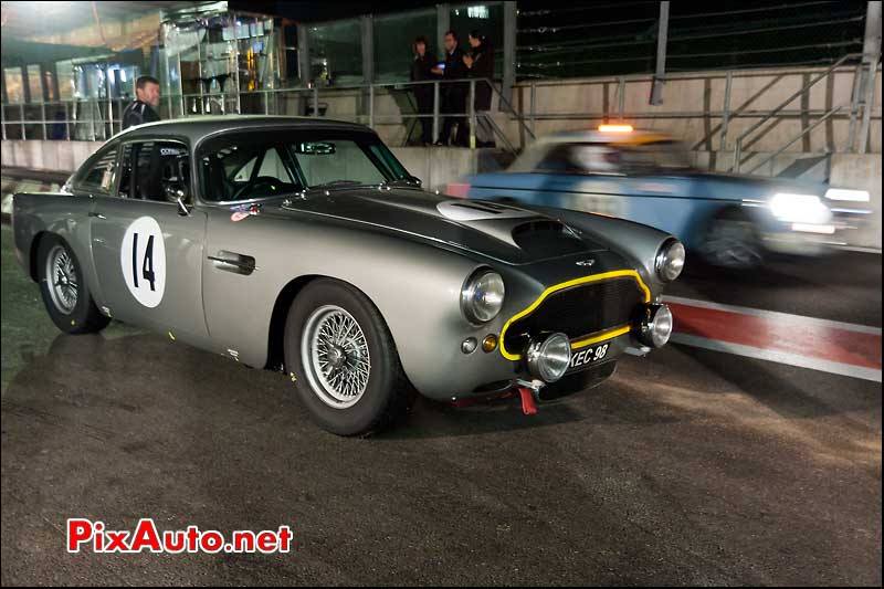 aston martin db4 pit lane