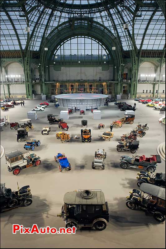 Les toutes premieres automobiles dans le Grand Palais.