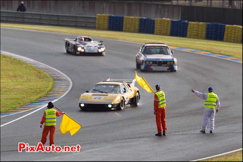 commissaires de piste aux mans