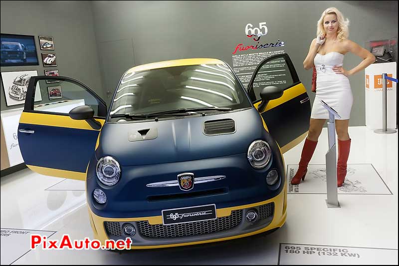 fiat abarth 695 fuoriserie et hotesse mondial automobile