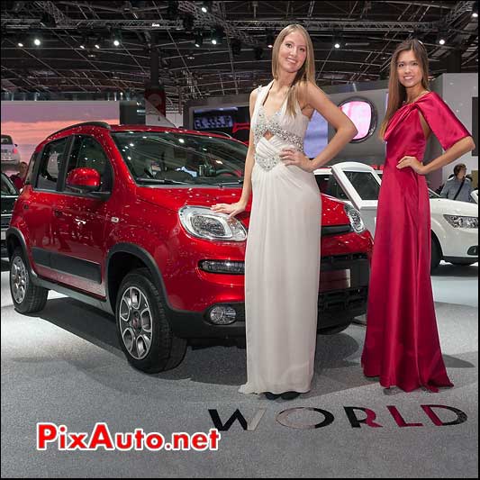 nouvelle fiat panda trekking et hotesses mondial automobile