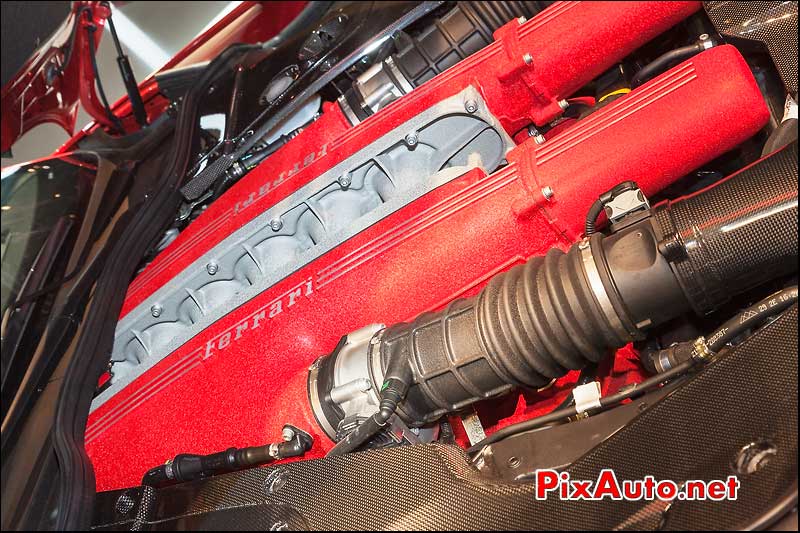 moteur v12 ferrari f12 berlinetta