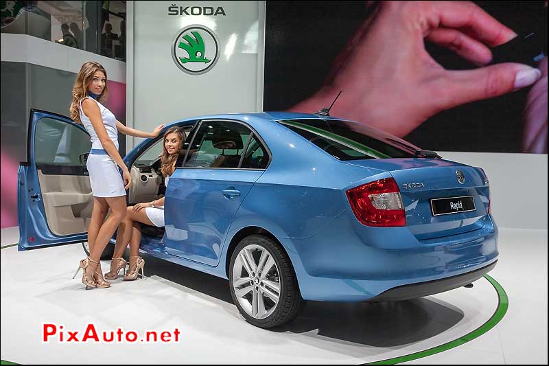 skoda rapide et hotesses mondial automobile 2012